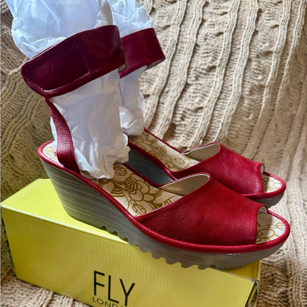 FLY LONDON Cherry Yula Ankle Strap Cherry Red Leather Shoes NEW $165 Sz 40 9-9.5